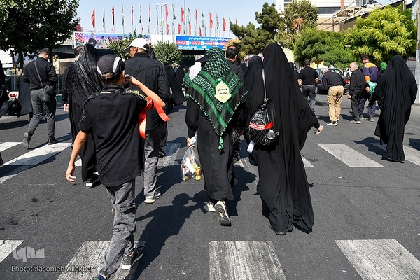 راهپیمایی 10 کیلومتری جاماندگان اربعین حسینی در کرج‎