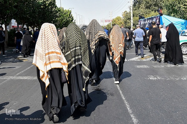 راهپیمایی 10 کیلومتری جاماندگان اربعین حسینی در کرج‎