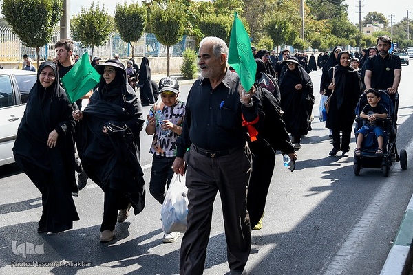راهپیمایی 10 کیلومتری جاماندگان اربعین حسینی در کرج‎