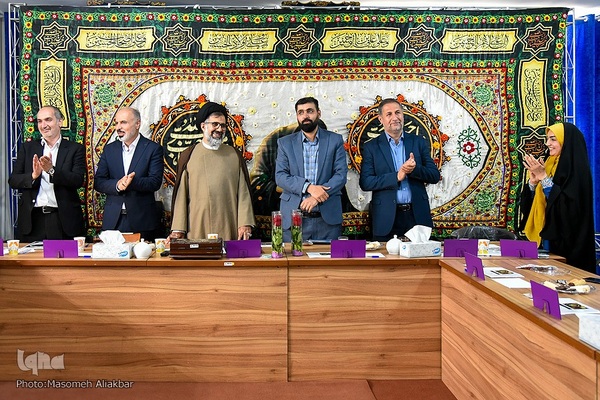 رونمایی از پرچم عفاف زینبی(س)‎