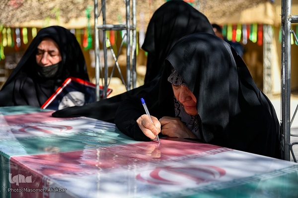 نمایشگاه روایتگری دفاع مصور‎