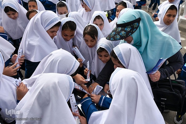 جشن عاطفه‌ها‎ در کرج