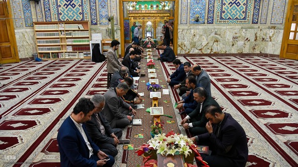 غبارروبی حرم امامزاده طاهر(ع)‎