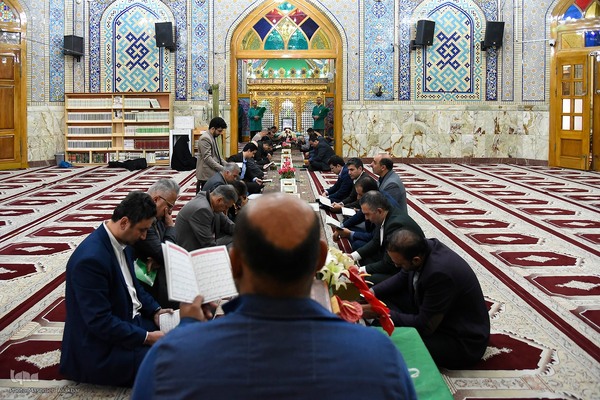 غبارروبی حرم امامزاده طاهر(ع)‎