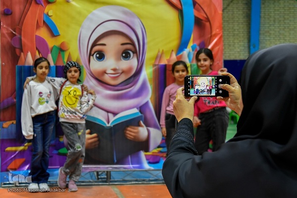 اولین جشنواره نقاشی کودکان استعداد فردیس‎