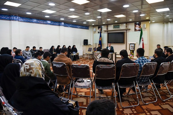 نشست برگزیدگان مرحله استانی مسابقات قرآن و عترت بسیجیان البرزی