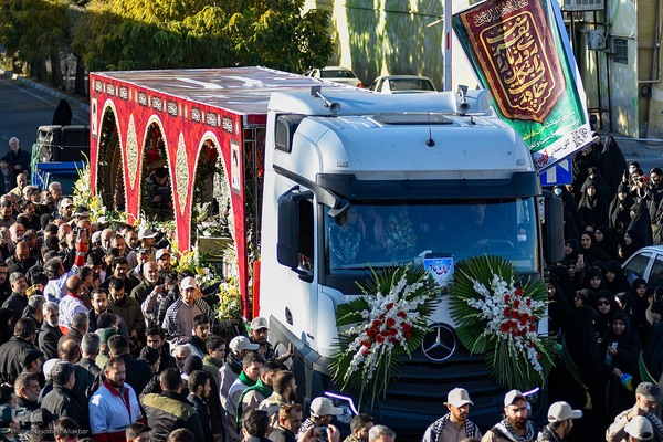 تشییع ۶ شهید گمنام دوران دفاع مقدس در البرز