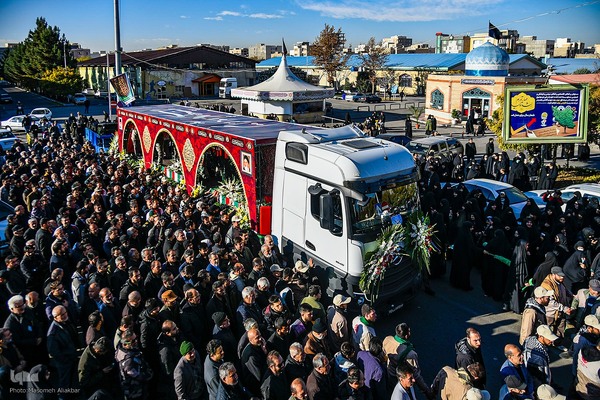 تشییع ۶ شهید گمنام دوران دفاع مقدس در البرز