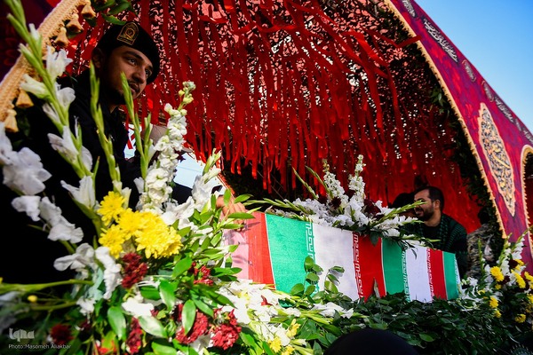 تشییع ۶ شهید گمنام دوران دفاع مقدس در البرز