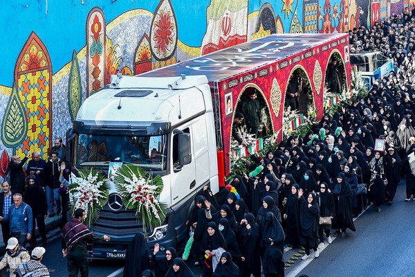 تشییع ۶ شهید گمنام دوران دفاع مقدس در البرز