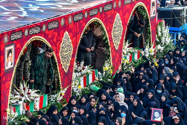 تشییع ۶ شهید گمنام دوران دفاع مقدس در البرز