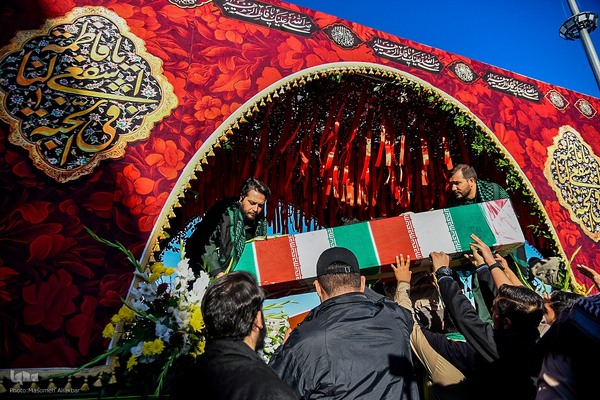 تشییع ۶ شهید گمنام دوران دفاع مقدس در البرز