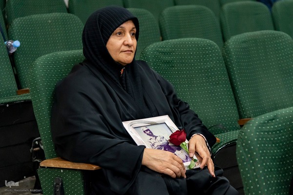 مراسم تکریم از مادران و همسران شهدا