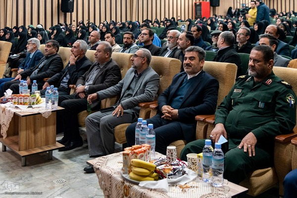 مراسم تکریم از مادران و همسران شهدا