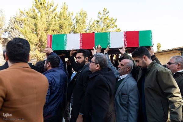 تشییع و تدفین شهید گمنام 17 ساله در کرج