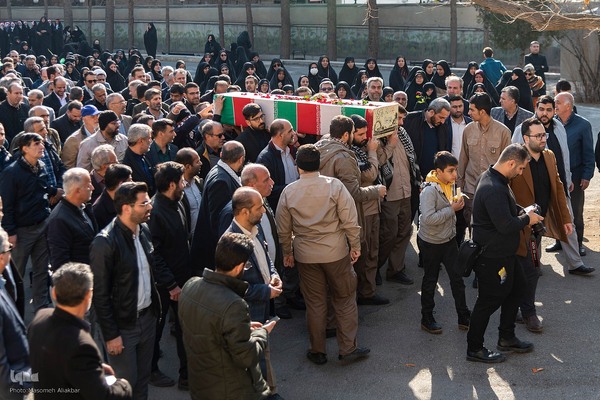 تشییع و تدفین شهید گمنام 17 ساله در کرج