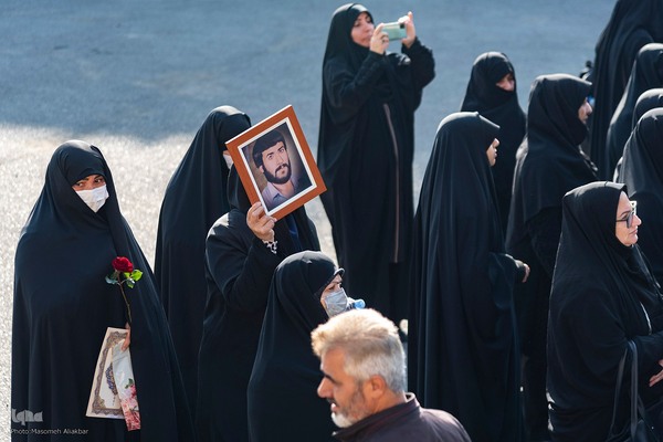 تشییع و تدفین شهید گمنام 17 ساله در کرج