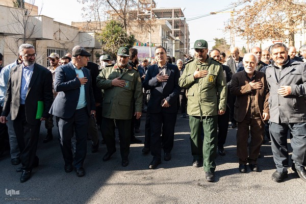 تشییع و تدفین شهید گمنام 17 ساله در کرج