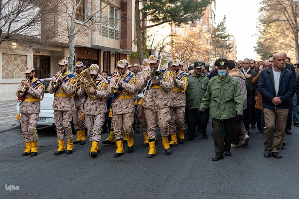 تشییع و تدفین شهید گمنام 17 ساله در کرج