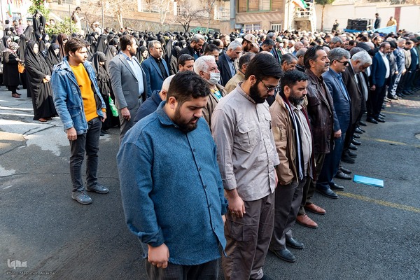 تشییع و تدفین شهید گمنام 17 ساله در کرج