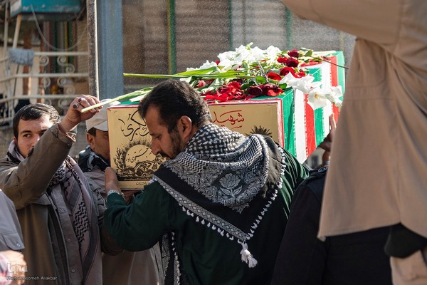 تشییع و تدفین شهید گمنام 17 ساله در کرج