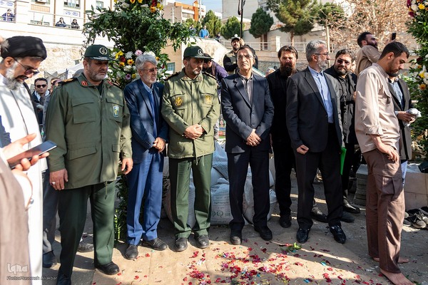 تشییع و تدفین شهید گمنام 17 ساله در کرج