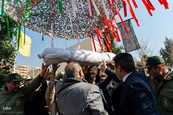 تشییع و تدفین شهید گمنام 17 ساله در کرج