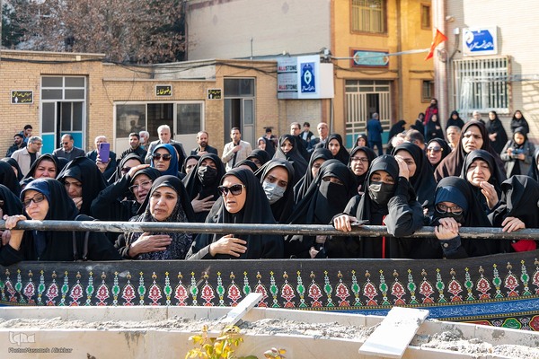 تشییع و تدفین شهید گمنام 17 ساله در کرج