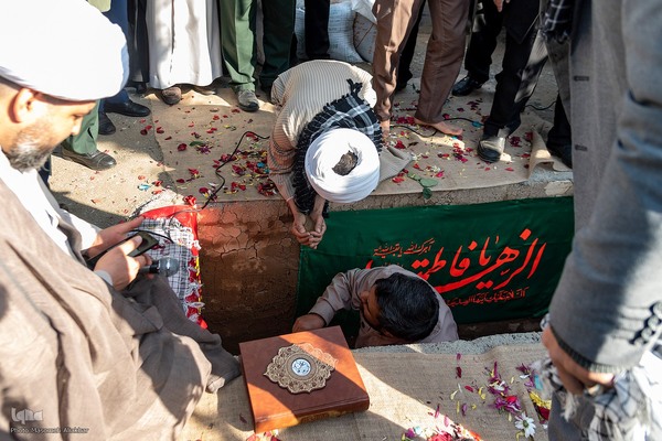 تشییع و تدفین شهید گمنام 17 ساله در کرج