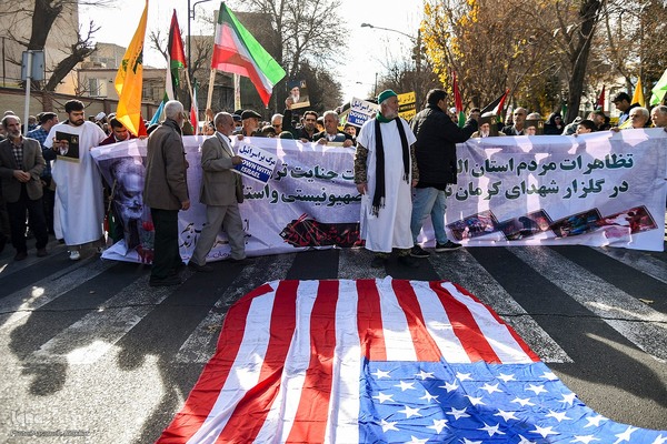 راهپیمایی مردم کرج در محکومیت حمله تروریستی کرمان‎