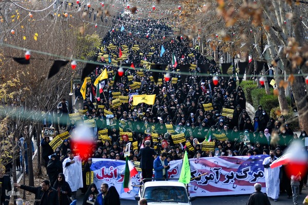راهپیمایی مردم کرج در محکومیت حمله تروریستی کرمان‎