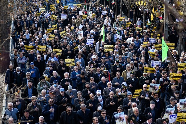 راهپیمایی مردم کرج در محکومیت حمله تروریستی کرمان‎