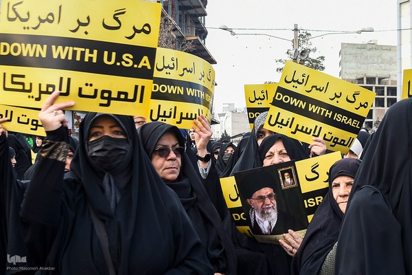 راهپیمایی مردم کرج در محکومیت حمله تروریستی کرمان‎