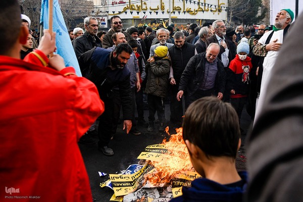 راهپیمایی مردم کرج در محکومیت حمله تروریستی کرمان‎