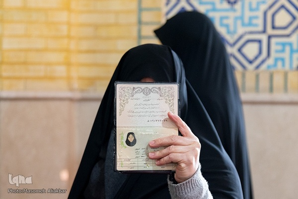 حضور مردم کرج در محل اخذ رای‎