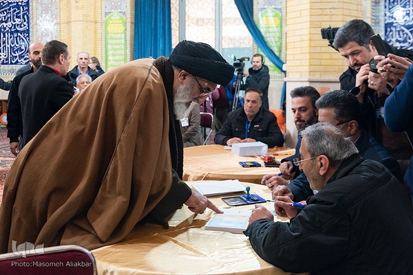 حضور مردم کرج در محل اخذ رای‎