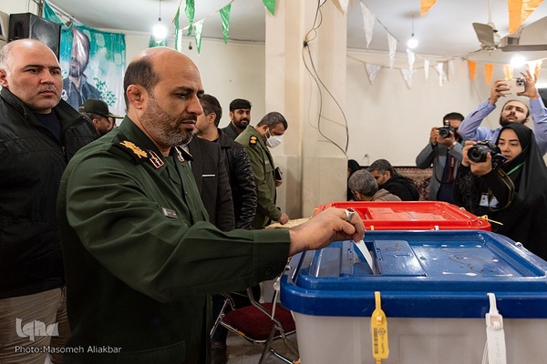 حضور مردم کرج در محل اخذ رای‎