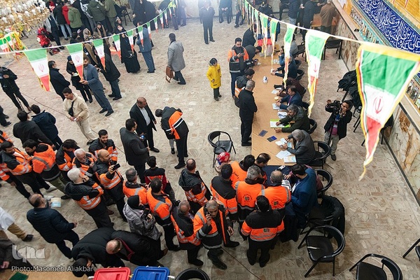 حضور مردم کرج در محل اخذ رای‎