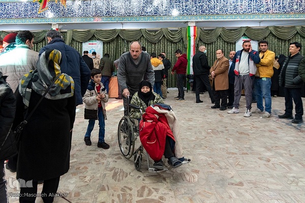 حضور مردم کرج در محل اخذ رای‎