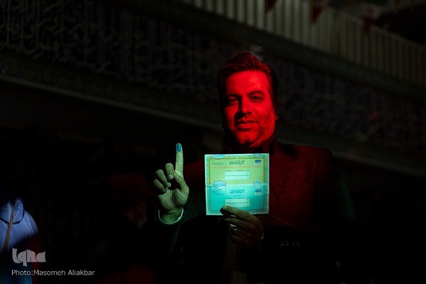 حضور مردم کرج در محل اخذ رای‎