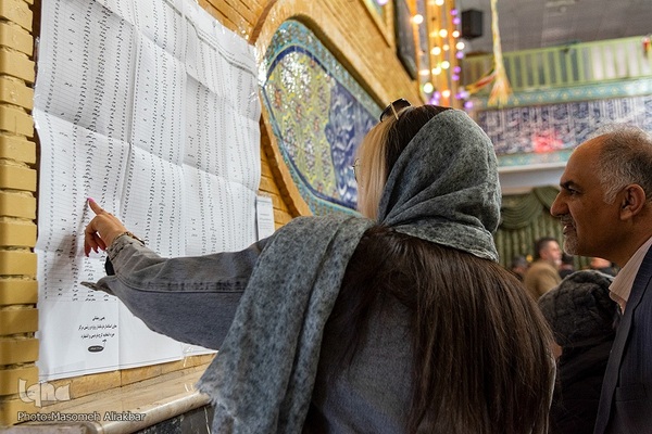 حضور مردم کرج در محل اخذ رای‎