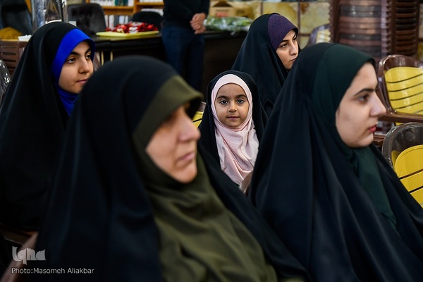 مراسم غبارروبی گلزار شهدای امامزاده محمد(ع) کرج با حضور قرآنیان بسیجی البرز‎