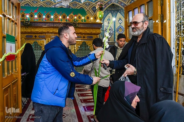 مراسم غبارروبی گلزار شهدای امامزاده محمد(ع) کرج با حضور قرآنیان بسیجی البرز‎