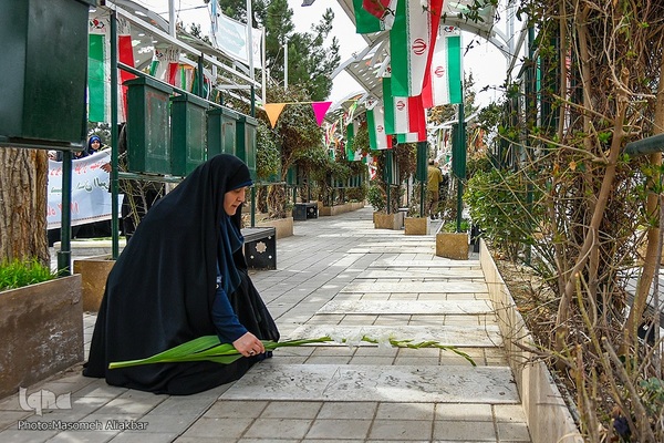 مراسم غبارروبی گلزار شهدای امامزاده محمد(ع) کرج با حضور قرآنیان بسیجی البرز‎