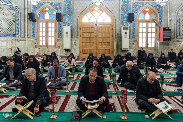 غبارروبی حرم مطهر امامزاده طاهر(ع)