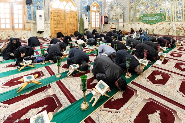 غبارروبی حرم مطهر امامزاده طاهر(ع)