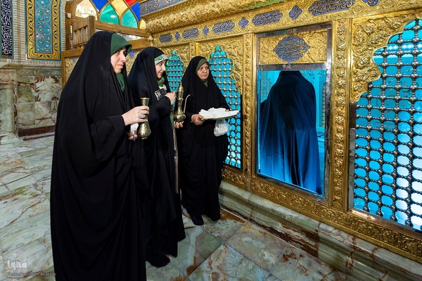 غبارروبی حرم مطهر امامزاده طاهر(ع)