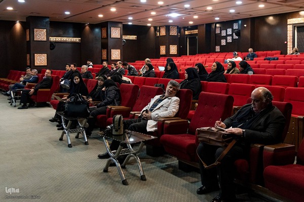 غبارروبی حرم مطهر امامزاده طاهر(ع)