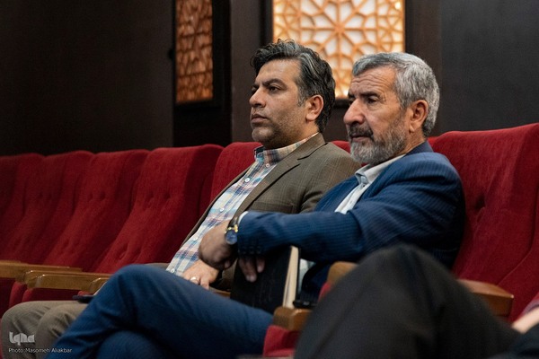 غبارروبی حرم مطهر امامزاده طاهر(ع)