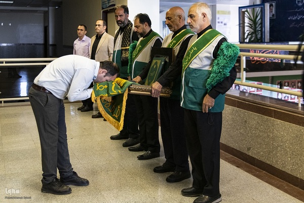 پرچم‌گردانی حرم مطهر امام رضا (ع) در مجتمع تحقیقاتی شهدای جهاددانشگاهی